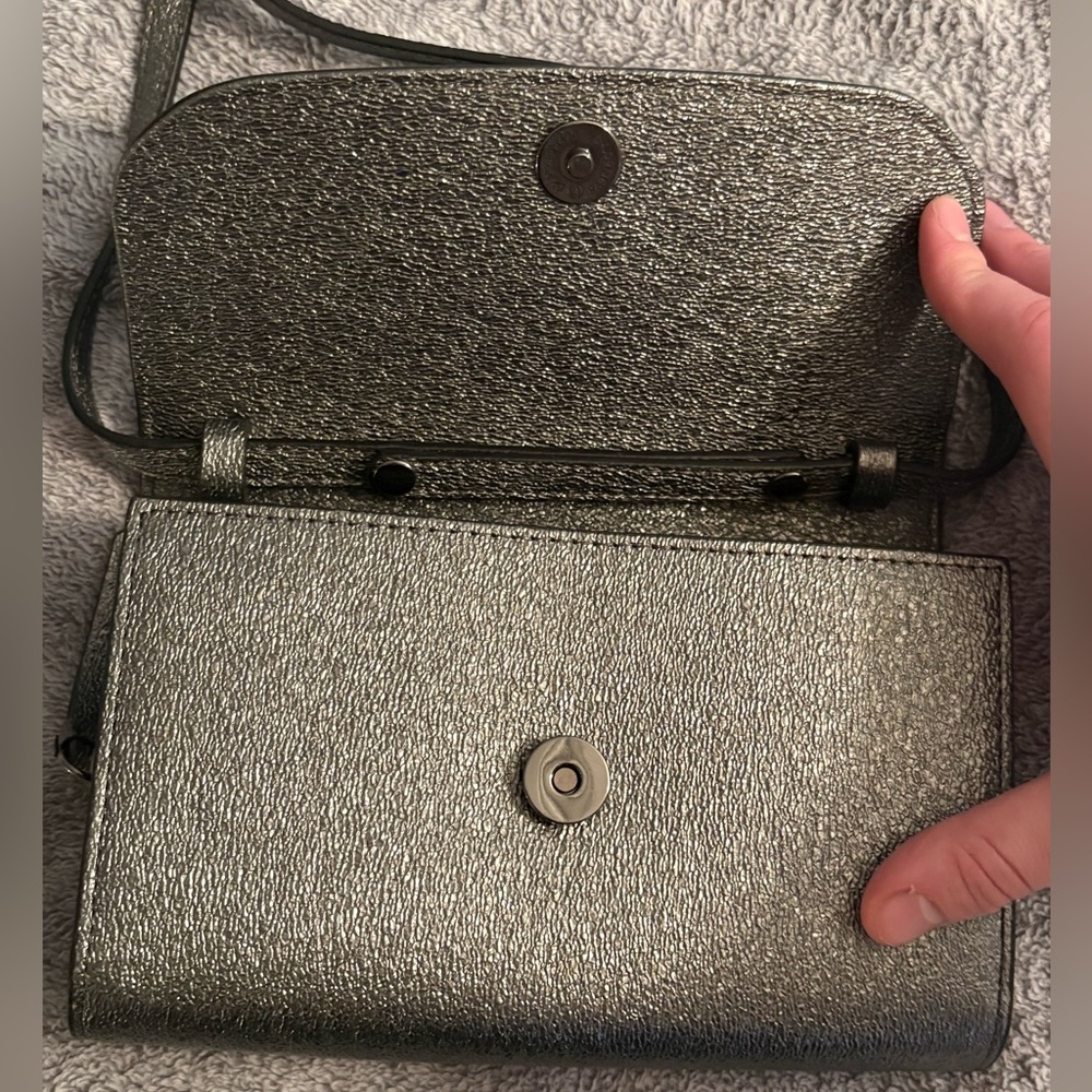 Simply Vera Vera Wang Signature Mini Crossbody Purse Shimmery Metallic Silver - Picture 3 of 5